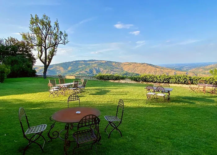 Castello Di בית חווה Viano