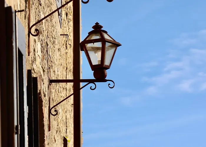 Castello Di בית חווה *