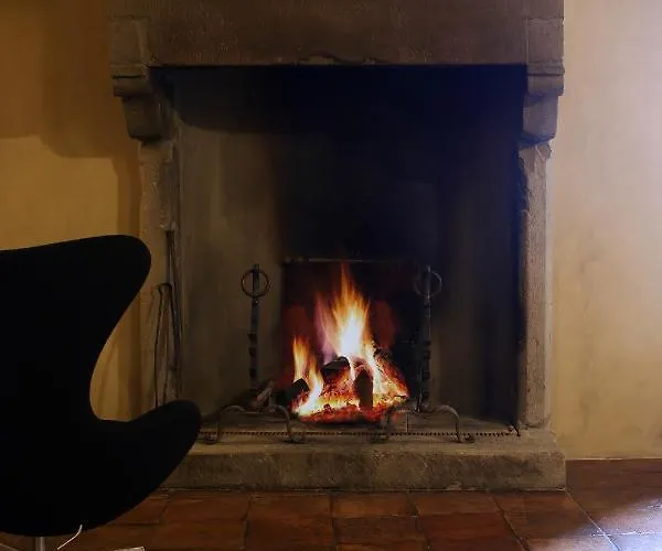 Κατάλυμα σε φάρμα Castello Di